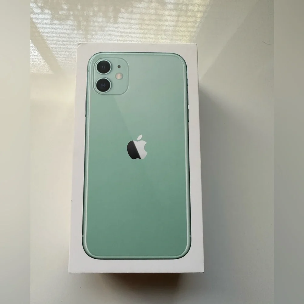 iPhone 11 Box - Picture 2 of 2